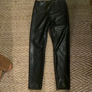 Vegan leather leggings never worn. In great condition!